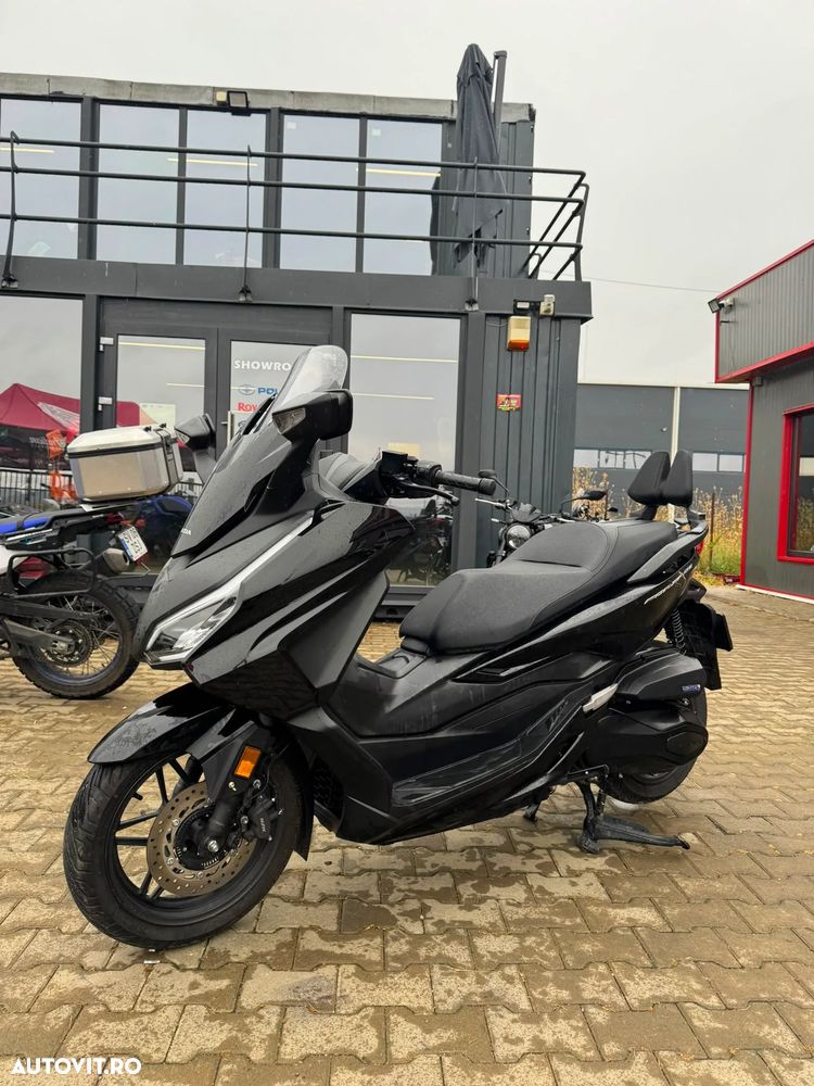 Honda Forza 350 - 4