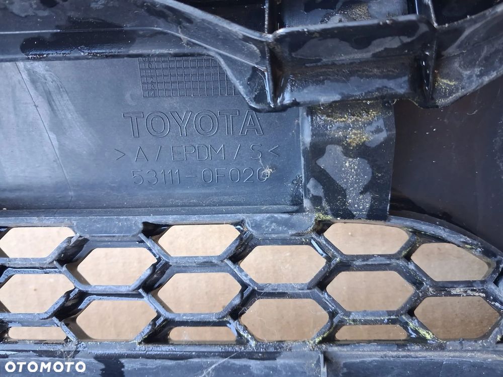 Atrapa chłodnicy TOYOTA COROLLA VERSO  II  53111-0F020 OE - 2