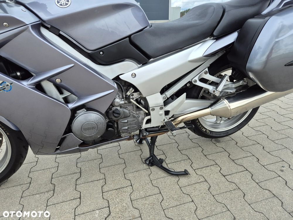 Yamaha FJR - 10