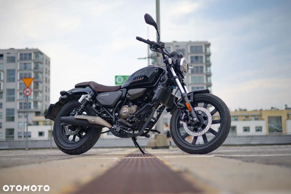 QJMOTOR SRV 125 - 9