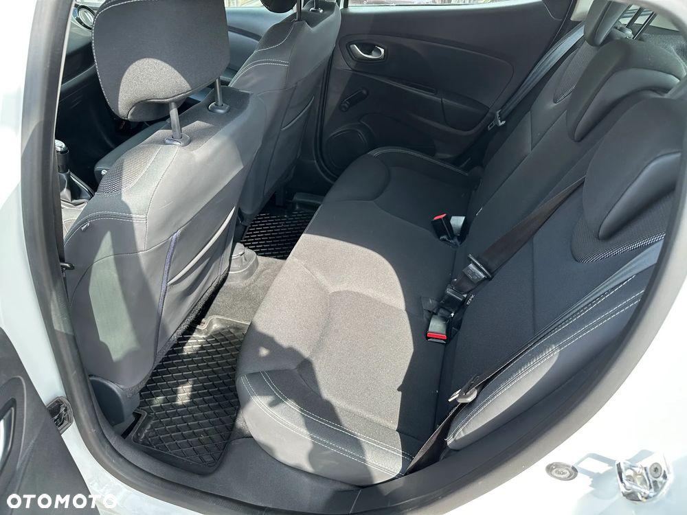 Renault Clio - 23