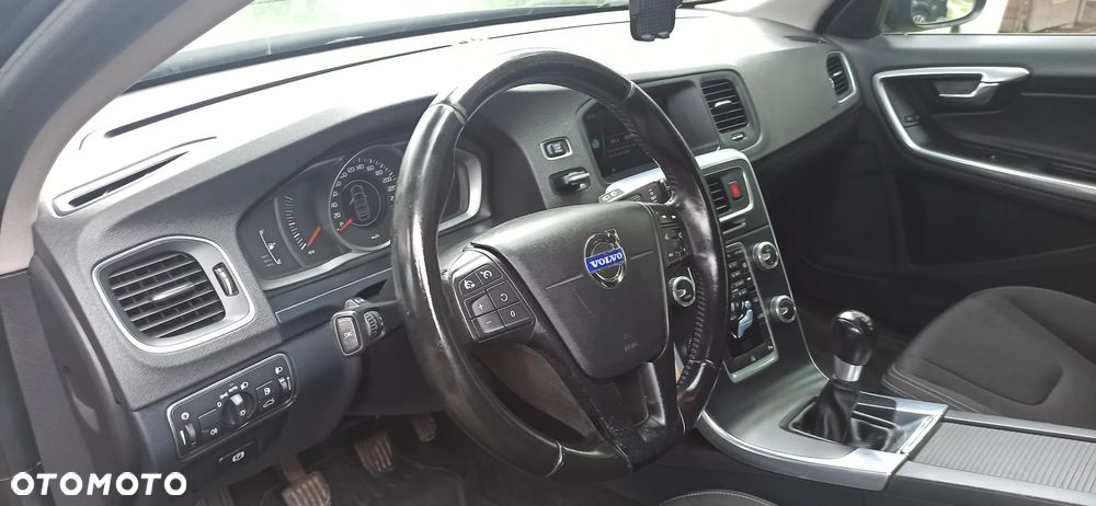 Volvo V60 D2 Momentum - 6