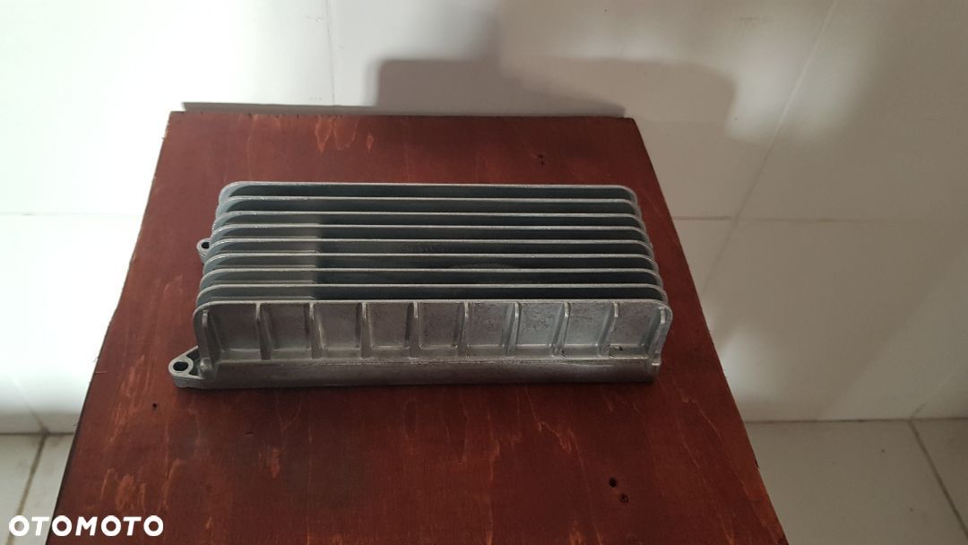 AUDI A4 B8 A5 WZMACNIACZ BANG OLUFSEN 8T0035223AE - 1