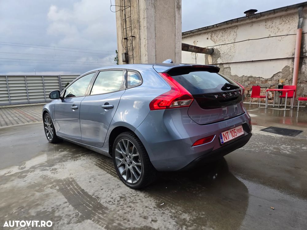 Volvo V40 D2 - 4