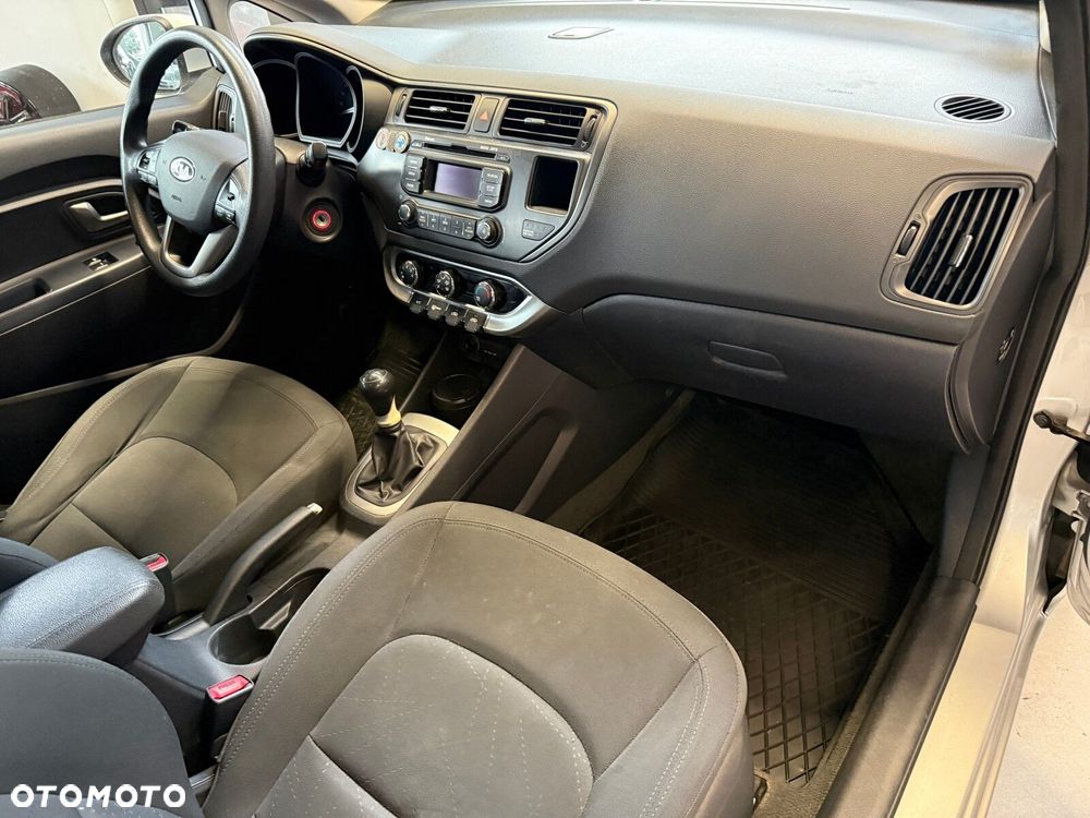 Kia Rio - 17