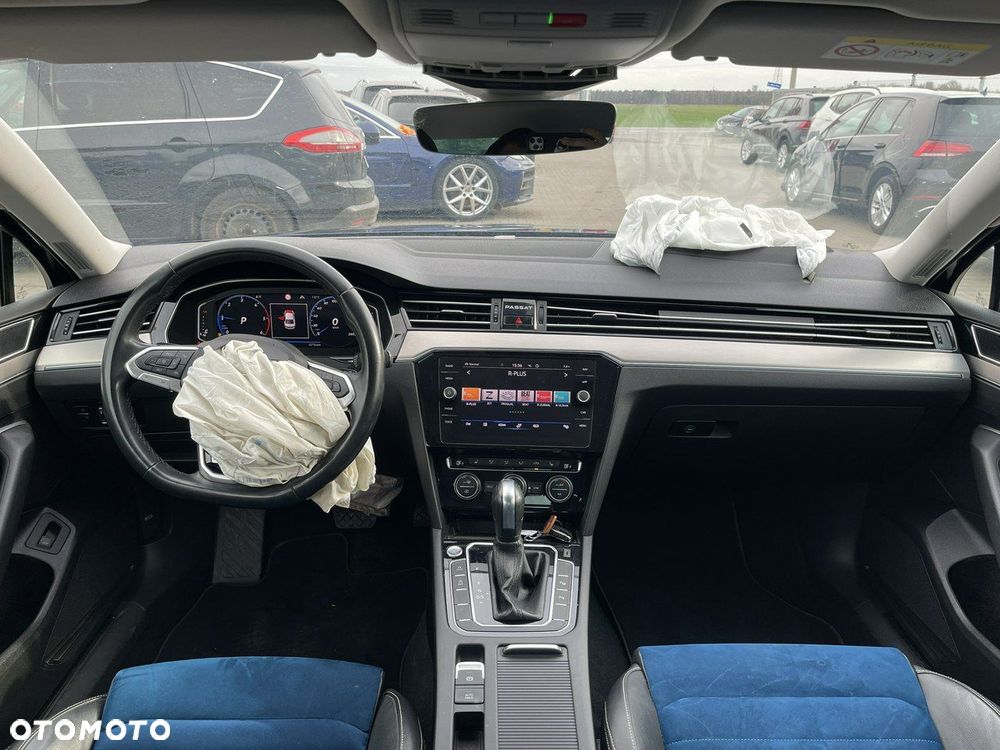 Volkswagen Passat 2.0 TDI SCR 4Motion DSG Elegance - 8