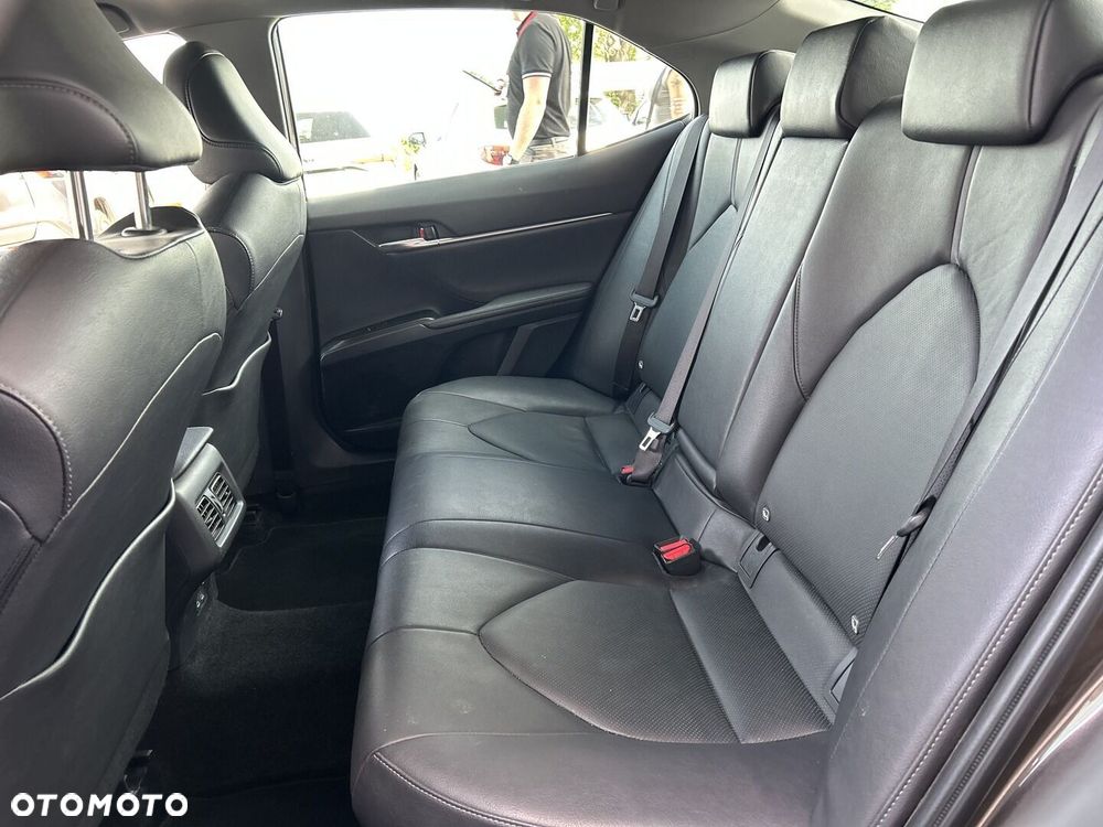 Toyota Camry 2.5 Hybrid Executive CVT - 23