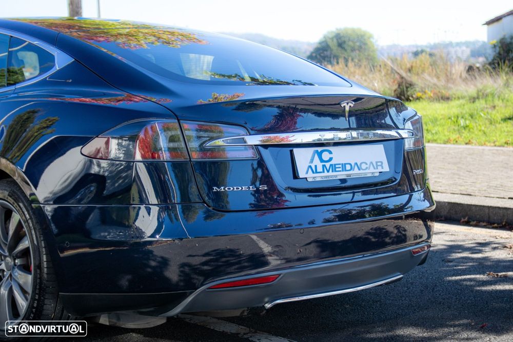 Tesla Model S P85D - 8