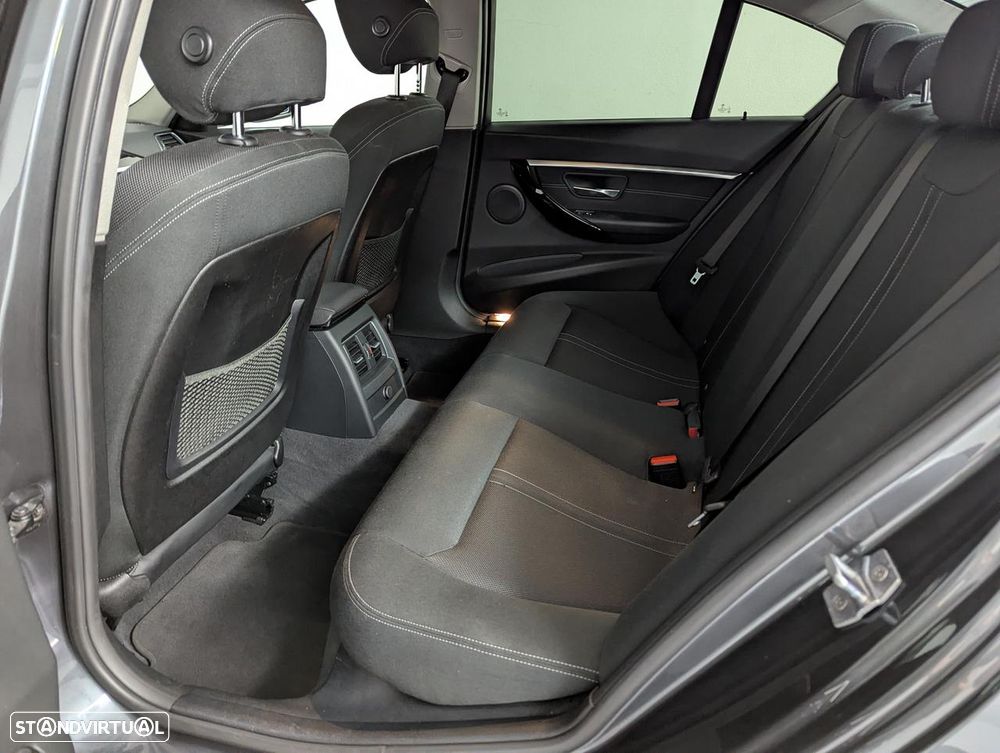 BMW 318 d Line Sport - 20