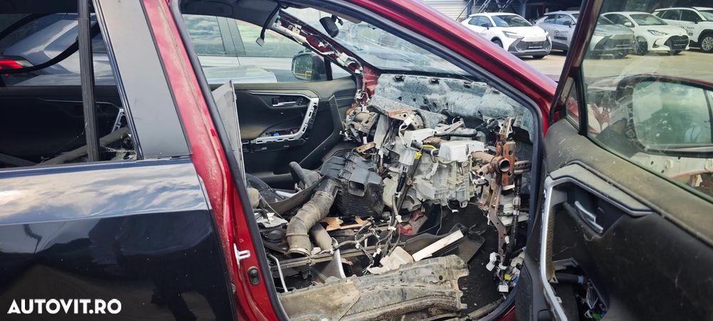 Dezmembrez Toyota Rav 4 - 4