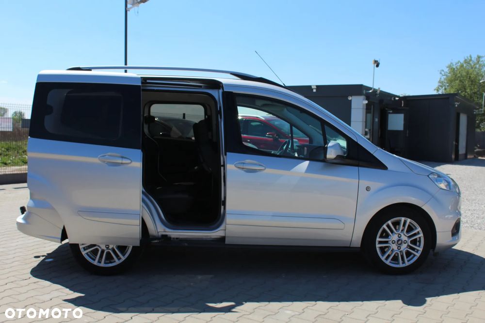Ford Tourneo Courier 1.0 EcoBoost S&S Titanium - 4