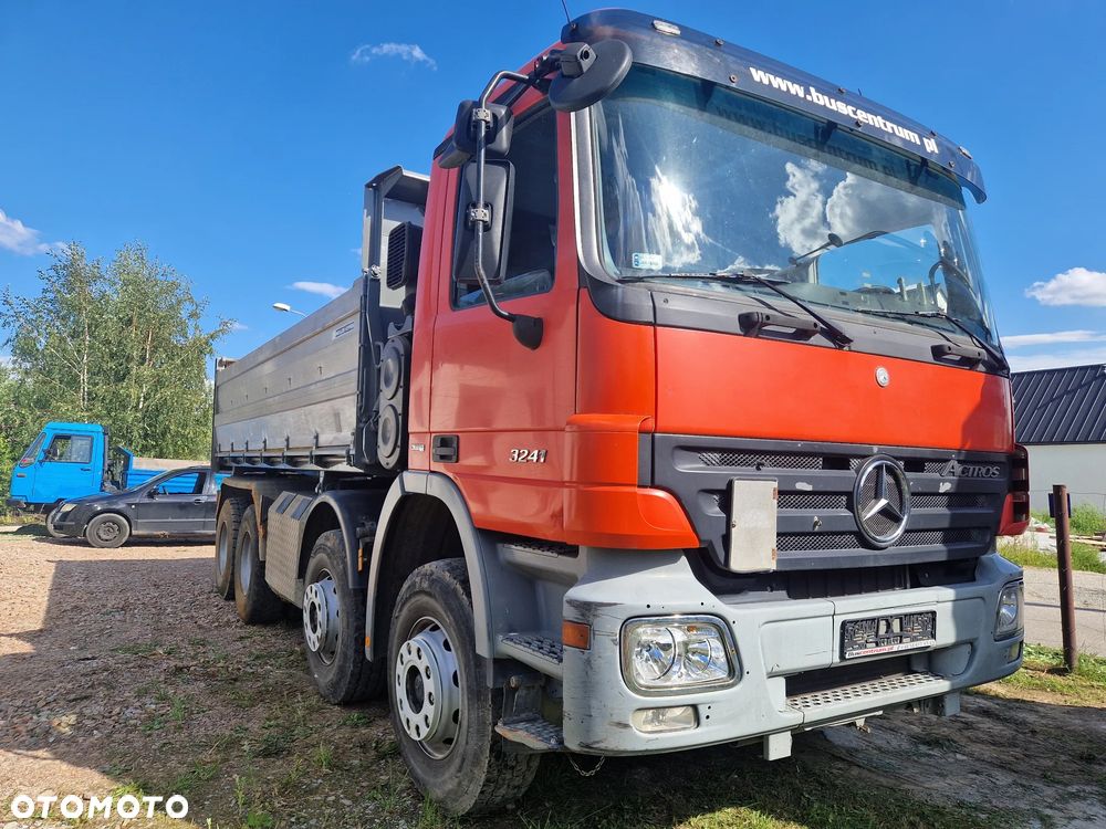 Mercedes-Benz 3241 - 7