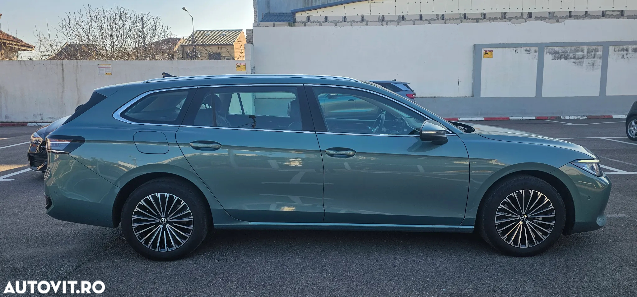 Volkswagen Passat Variant 1.5 eTSI DSG MHEV Business - 4