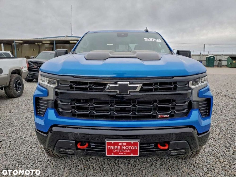 Chevrolet Silverado - 6