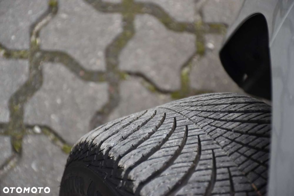 Ford Fiesta 1.0 EcoBoost S&S TITANIUM - 26