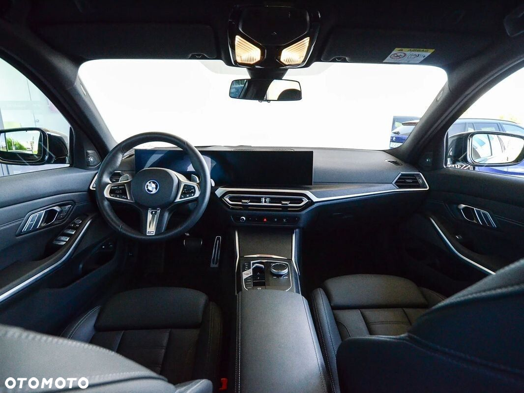 BMW Seria 3 330e xDrive M Sport sport - 31