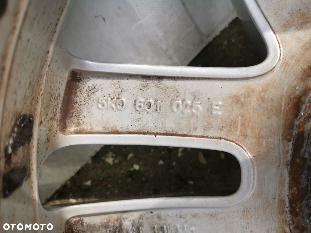 FELGI ALUMINIOWE VW GOLF VI 6.5" x 16" 5x112 ET 50 - 8