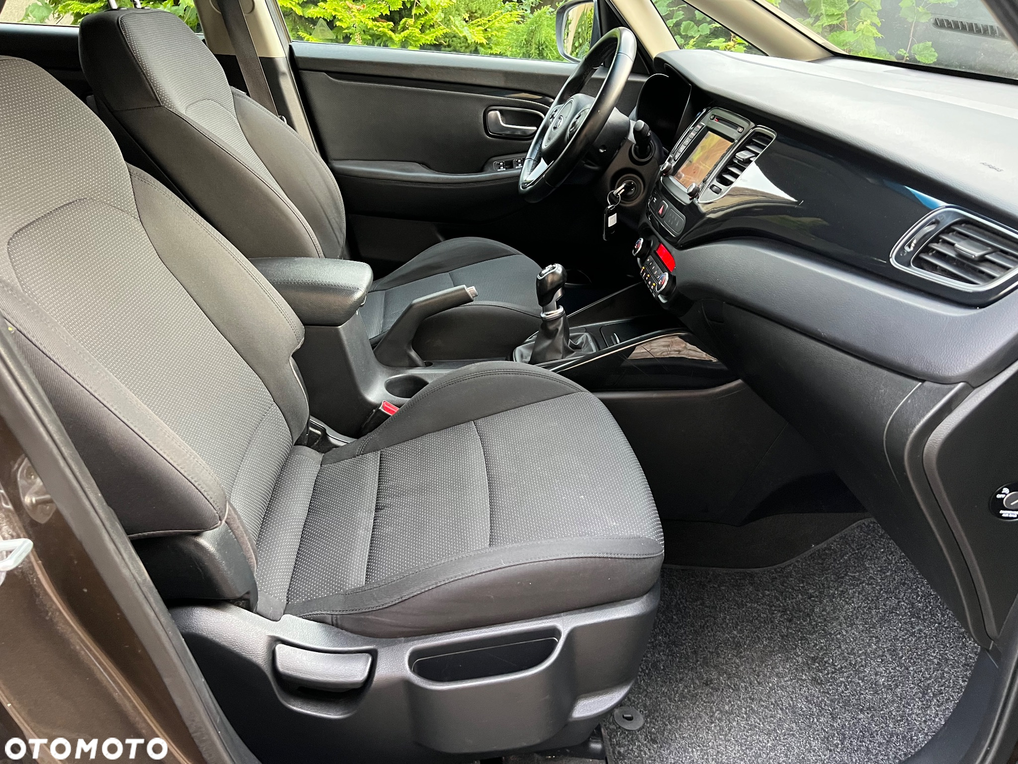 Kia Carens 1.6 GDI L 7os - 32