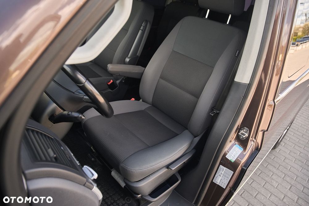 Volkswagen Multivan - 31