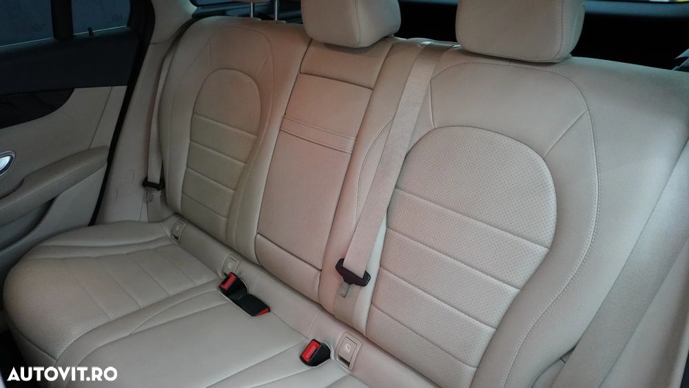 Mercedes-Benz GLC 300 e 4MATIC - 4