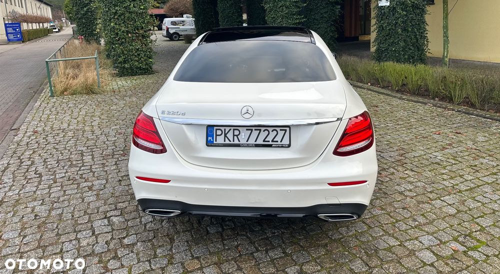 Mercedes-Benz Klasa E 220 d 9G-TRONIC - 11