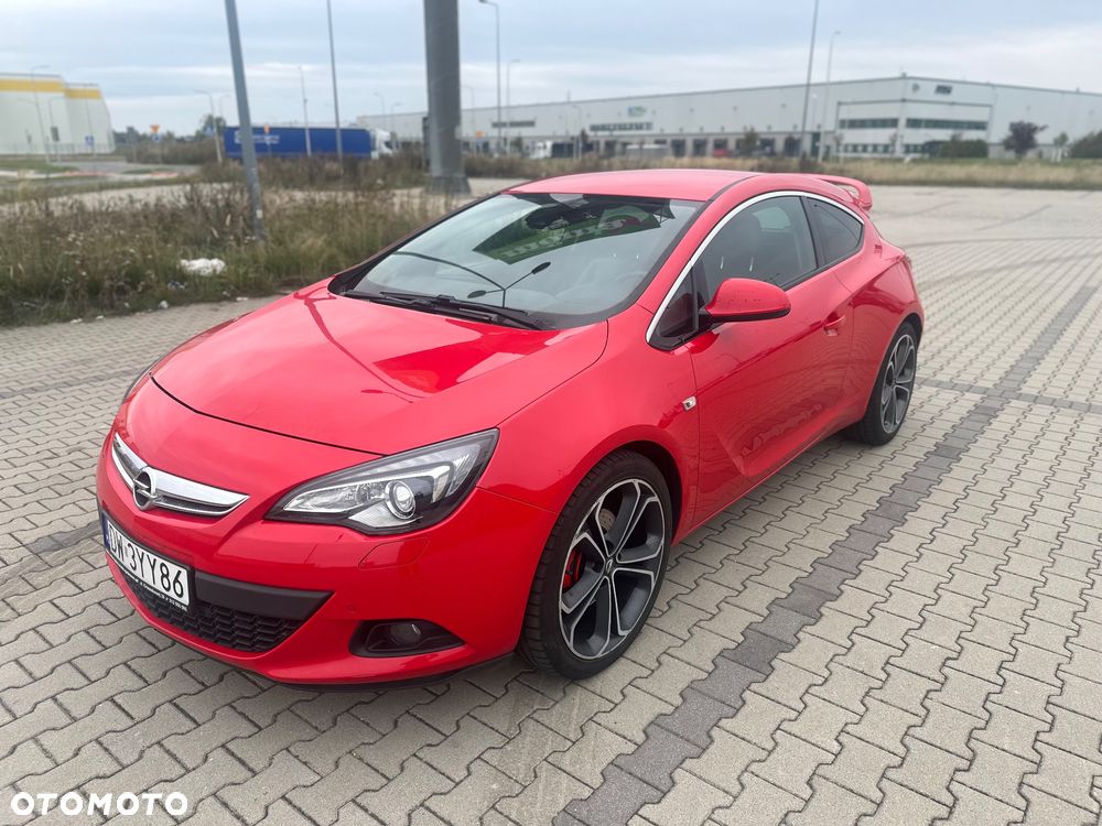 Opel Astra GTC 1.6 Turbo Cosmo - 3