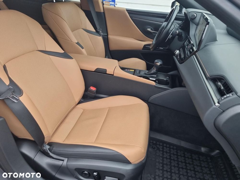 Lexus ES 300h Business Edition - 10