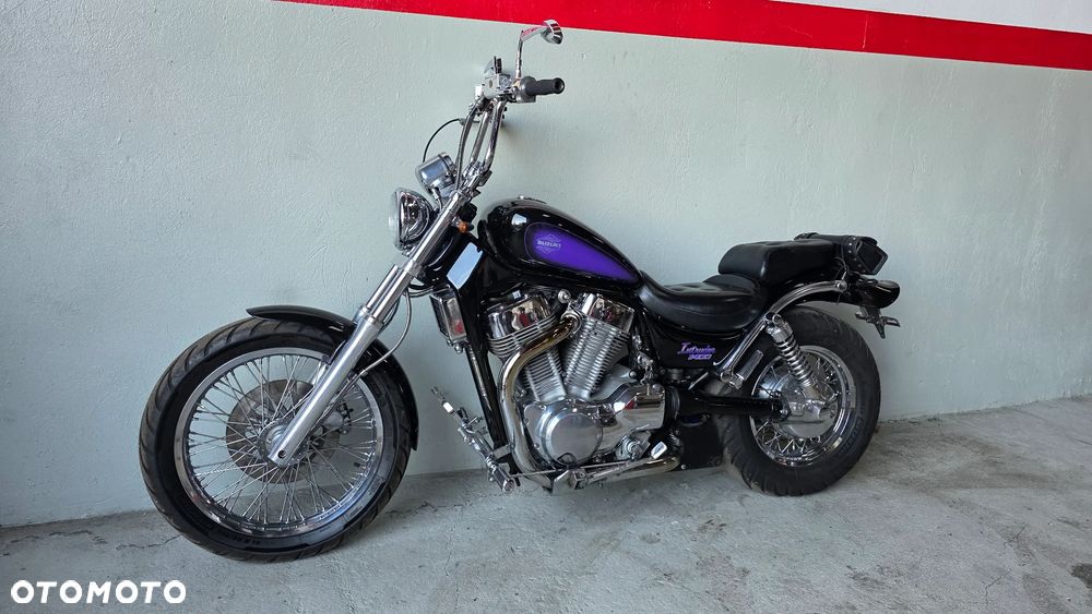 Suzuki Intruder - 16