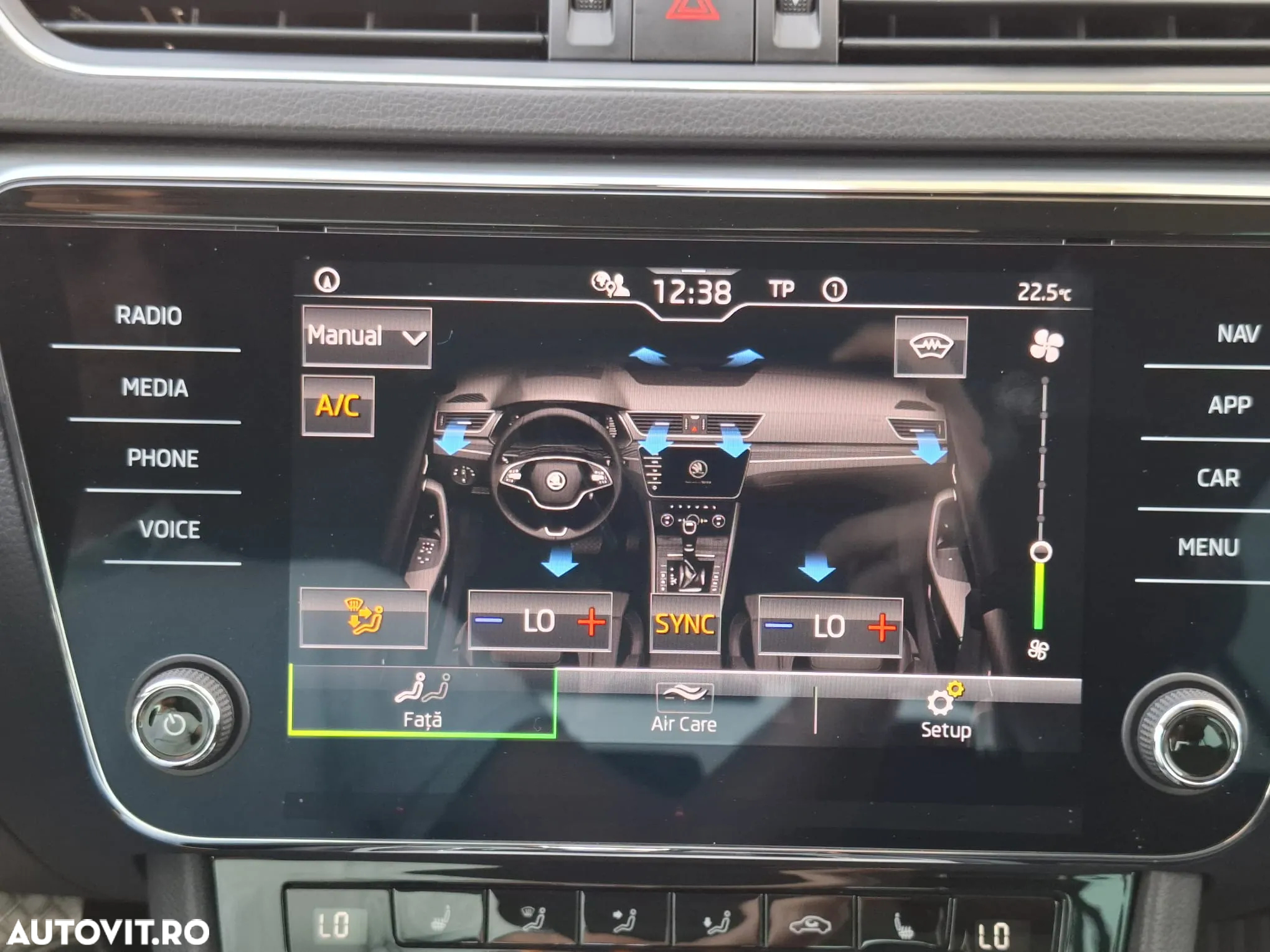 Skoda Superb 2.0 TDI DSG Ambition - 33