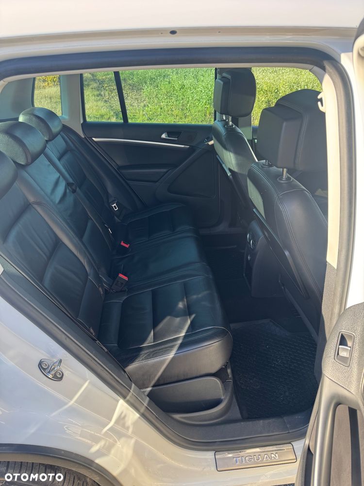 Volkswagen Tiguan - 17