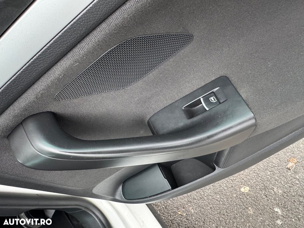 Volkswagen Golf 1.6 TDI DPF DSG Comfortline - 20
