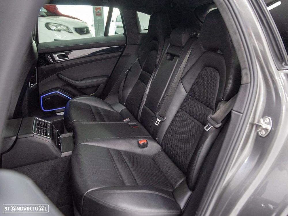 Porsche Panamera Sport Turismo 4 E-Hybrid - 10