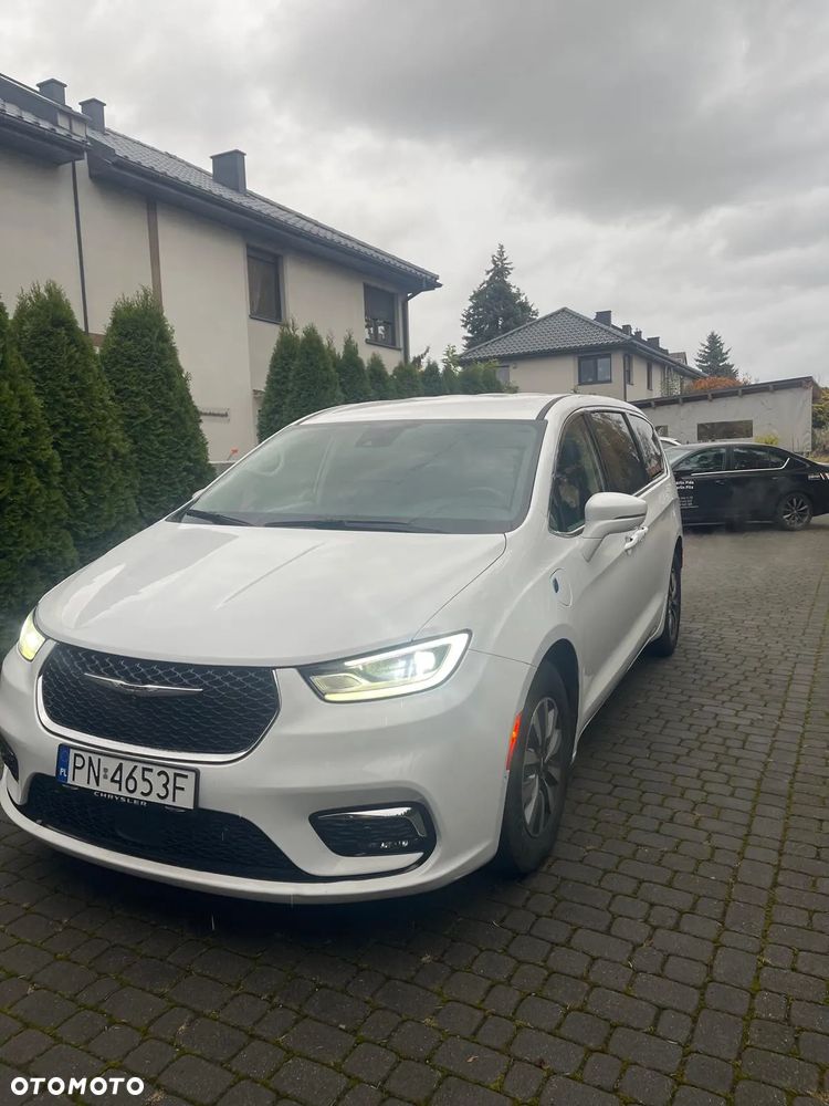 Chrysler Pacifica - 2