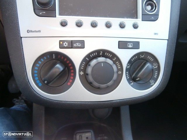 Opel Corsa 1.3 CDTi Enjoy EcoFLEX - 16