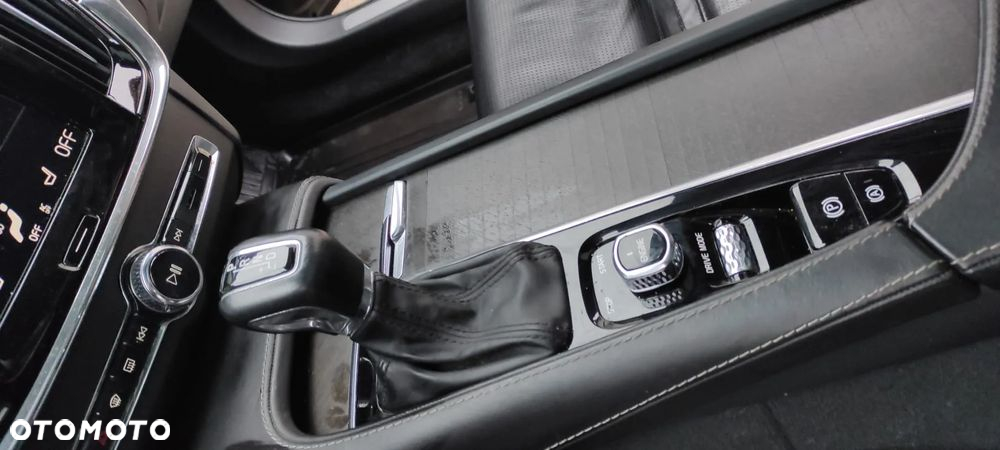 Volvo V90 Cross Country D5 AWD Geartronic Pro - 29