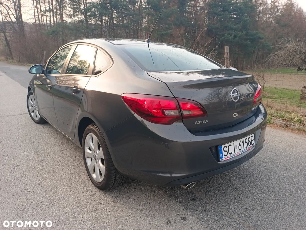 Opel Astra - 2