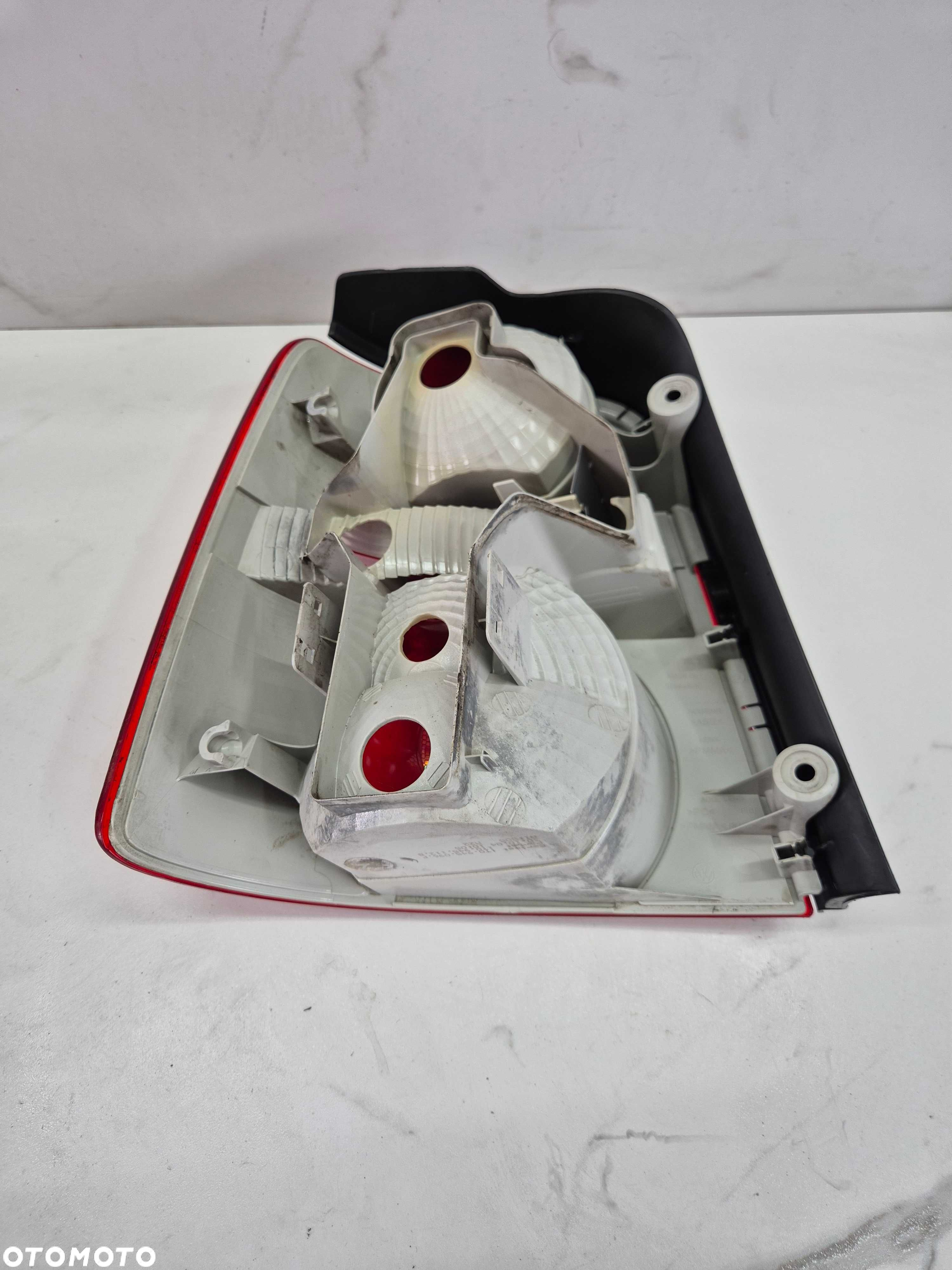 vw touran I   lampa tylna prawa prawy tył oryginał - 5