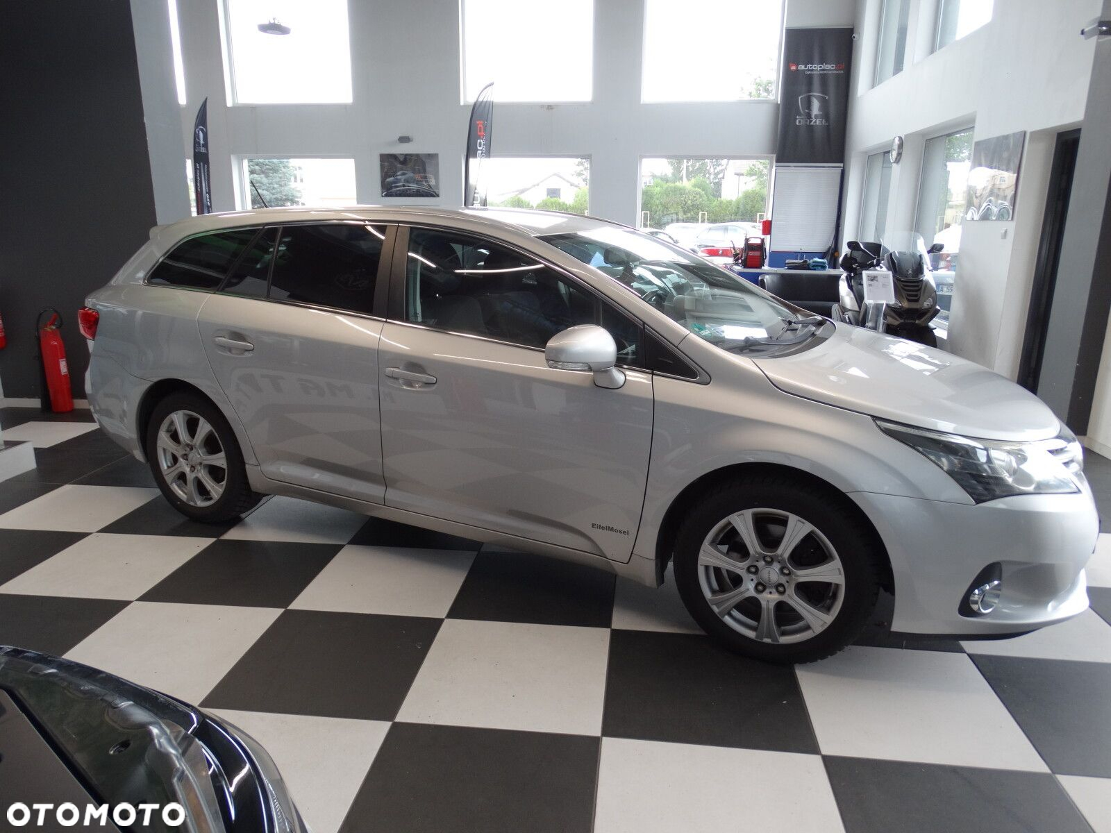 Toyota Avensis - 4