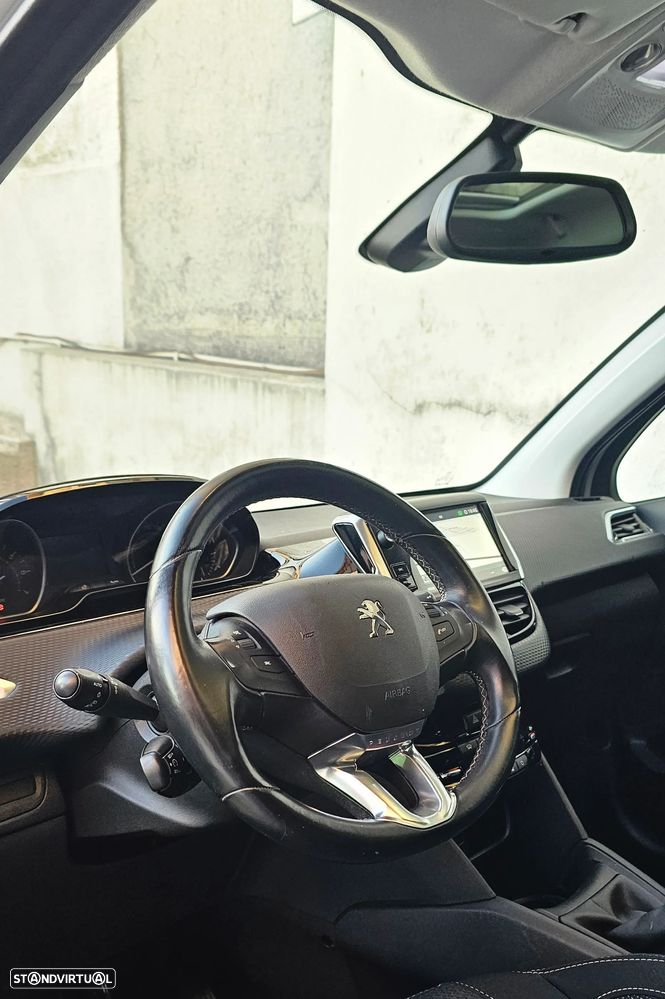 Peugeot 208 PureTech 82 Stop & Start Signature - 8