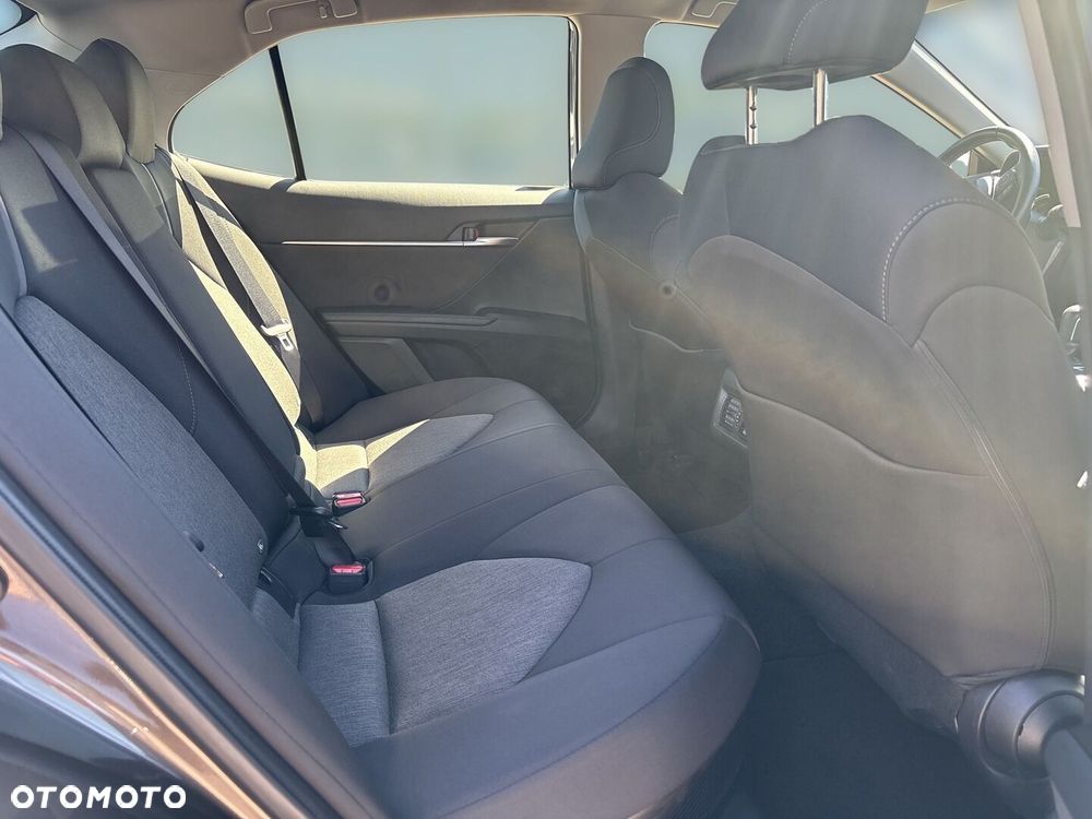 Toyota Camry 2.5 Hybrid Comfort CVT - 12