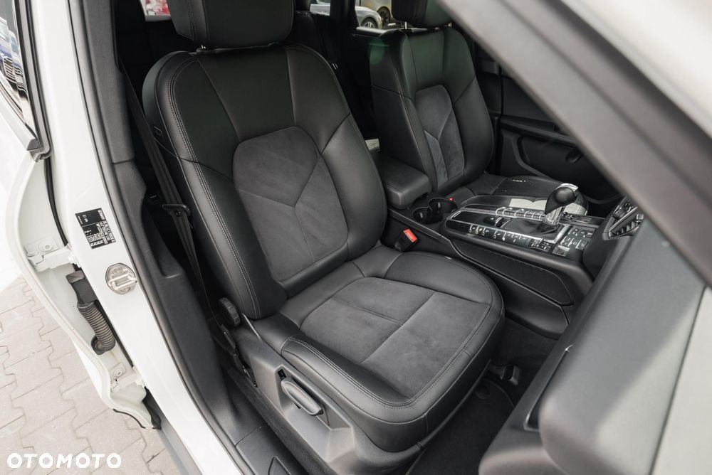 Porsche Macan Standard - 16