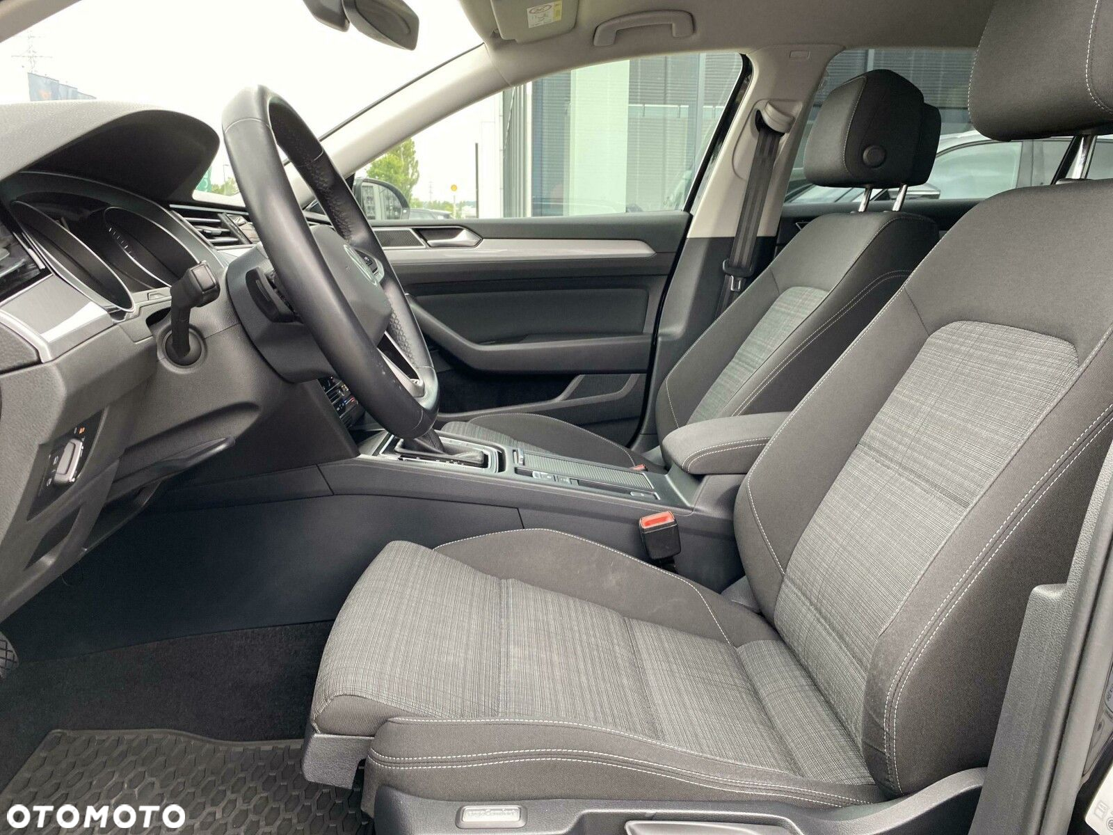 Volkswagen Passat 2.0 TSI Business DSG - 9