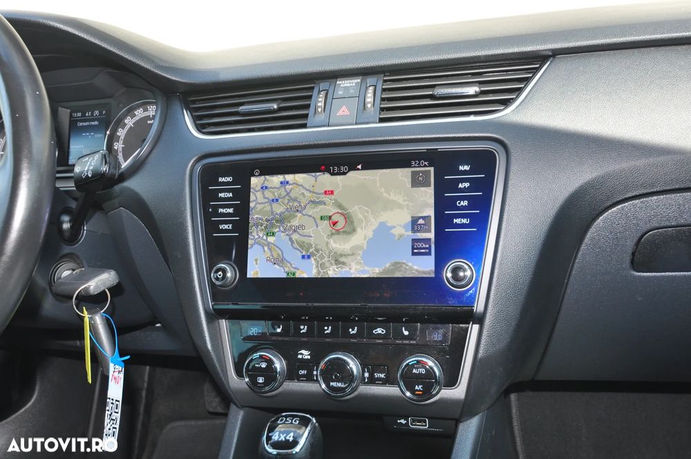 Skoda Octavia 2.0 TDI DSG 4X4 Style - 20