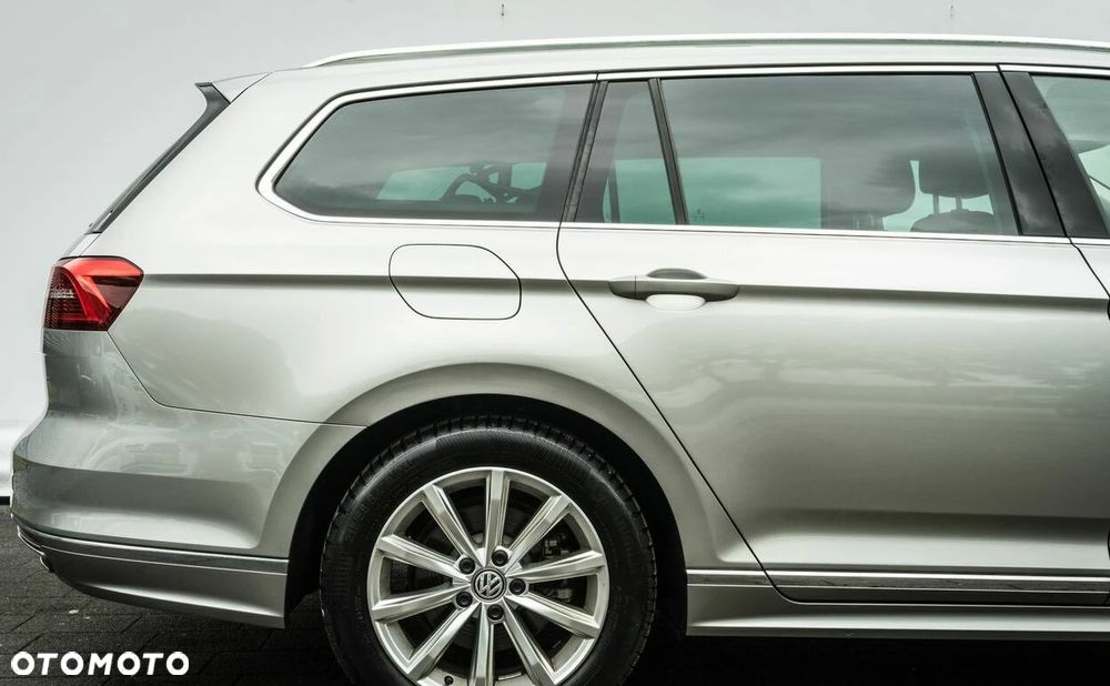 Volkswagen Passat 2.0 TDI (BlueMotion Technology) Highline - 30