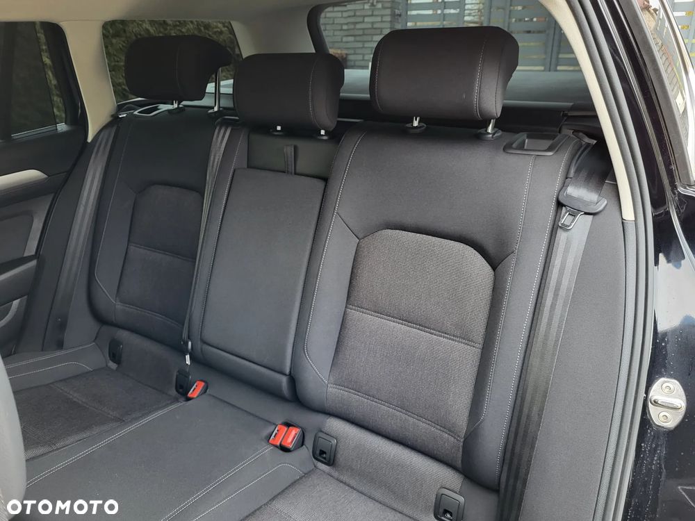 Volkswagen Passat - 19