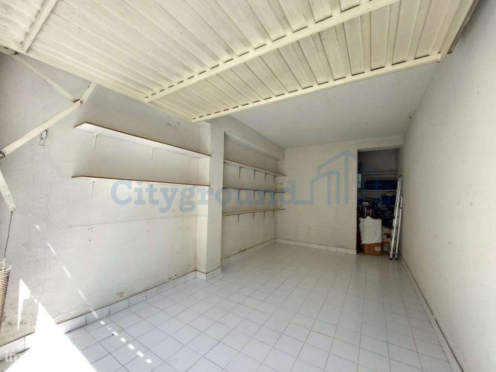 Box privada no centro de Caldas da Rainha - Grande imagem: 3/8