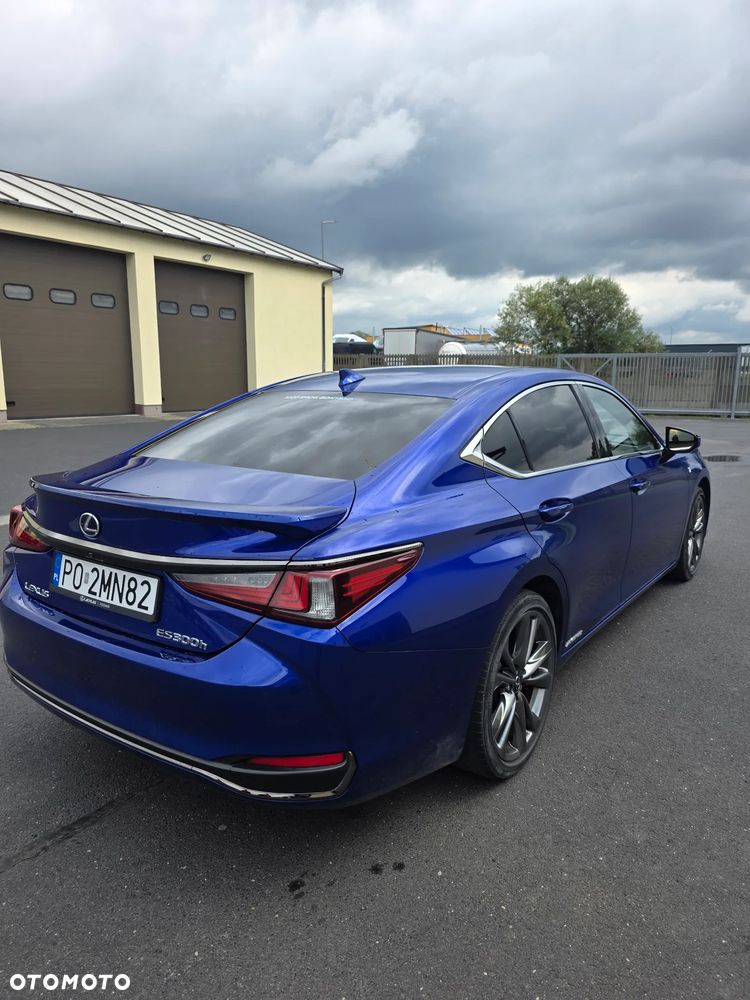 Lexus ES 300h F Sport - 7