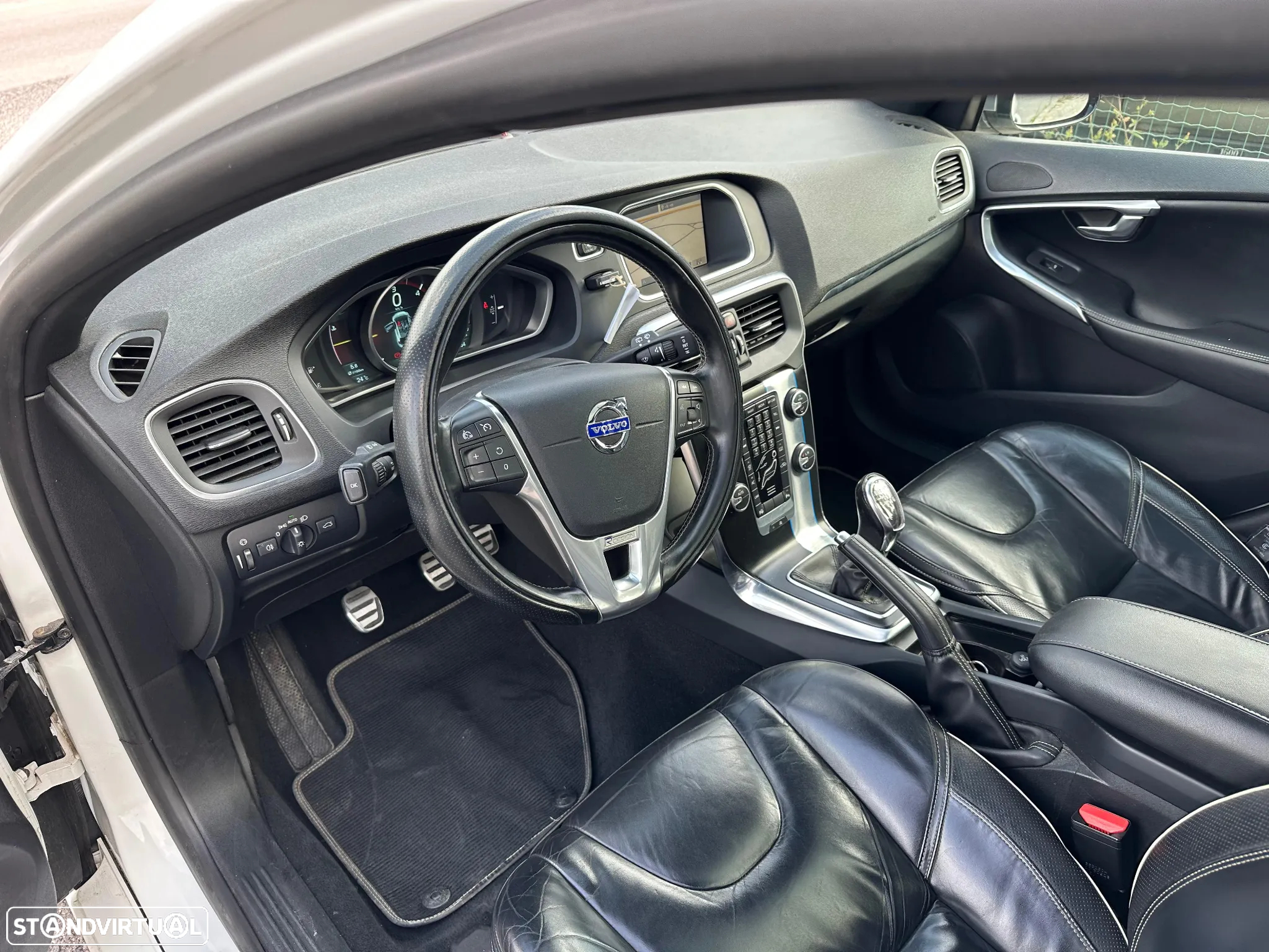 Volvo V40 1.6 D2 R-Design Summum - 8