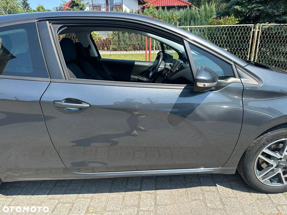 Peugeot 208 82 PureTech Style - 10