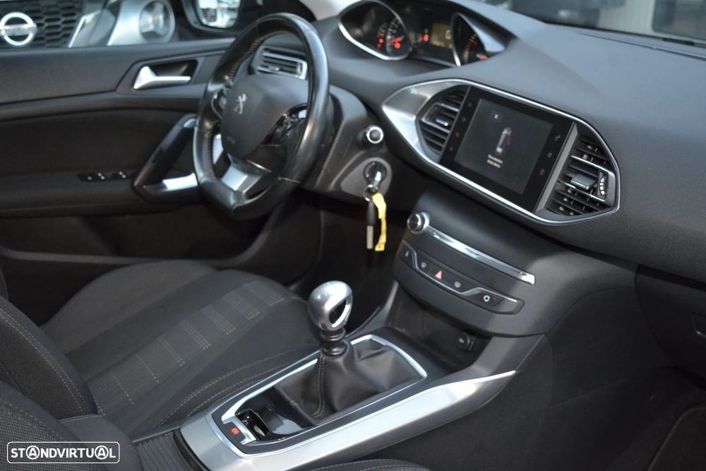 Peugeot 308 - 18